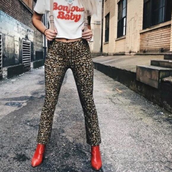 Who What Wear Women's Cheetah Crop Flare Pants Size 6 Animal Print Casual Pants - Picture 2 of 6